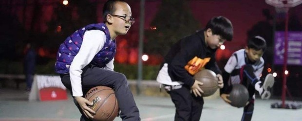 初中篮球基础训练内容是什么